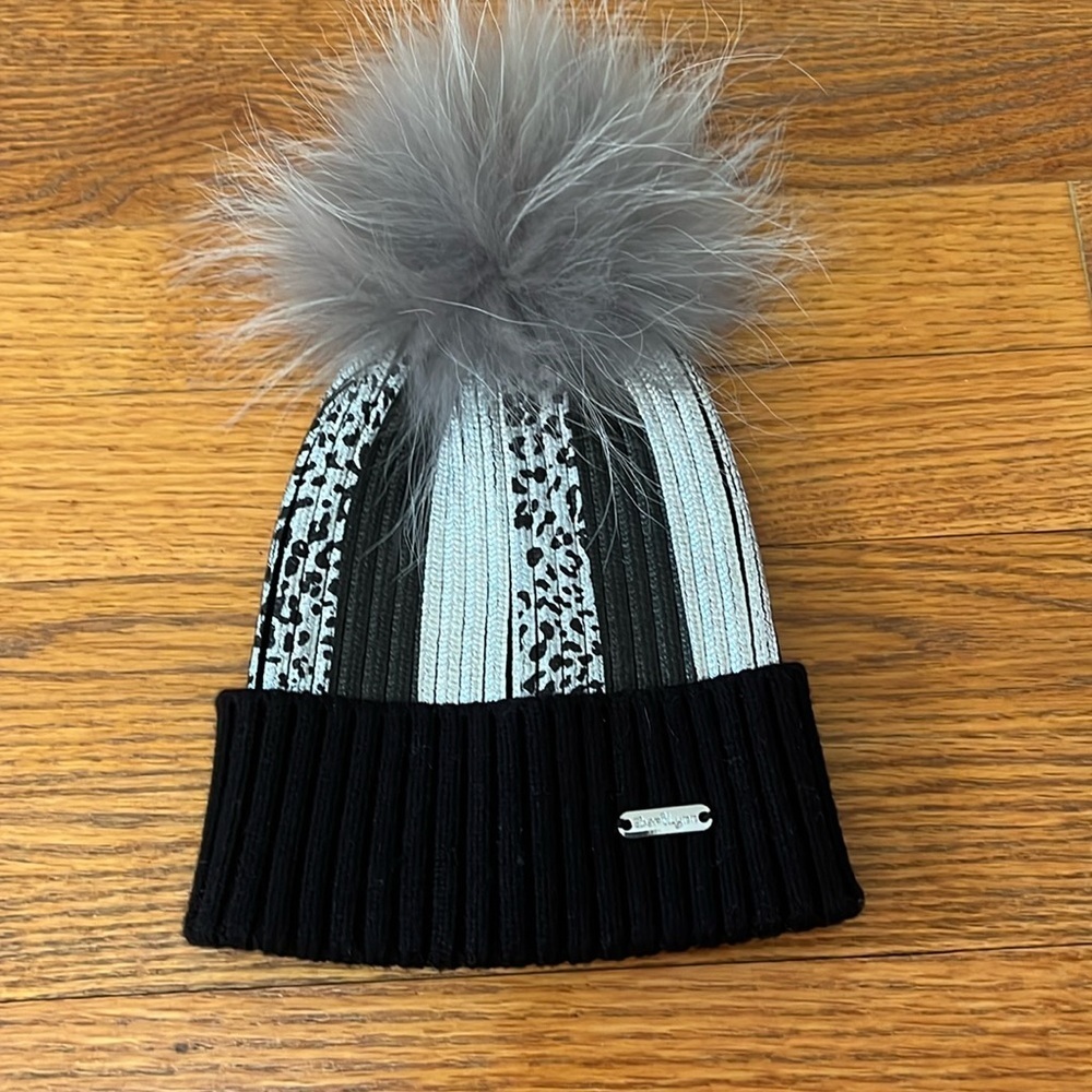 BariLynn Girl’s Pom Pom Hat